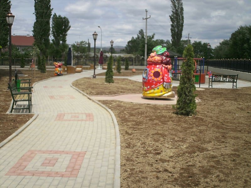 Ndihma nga GjysemHena e Kuqe