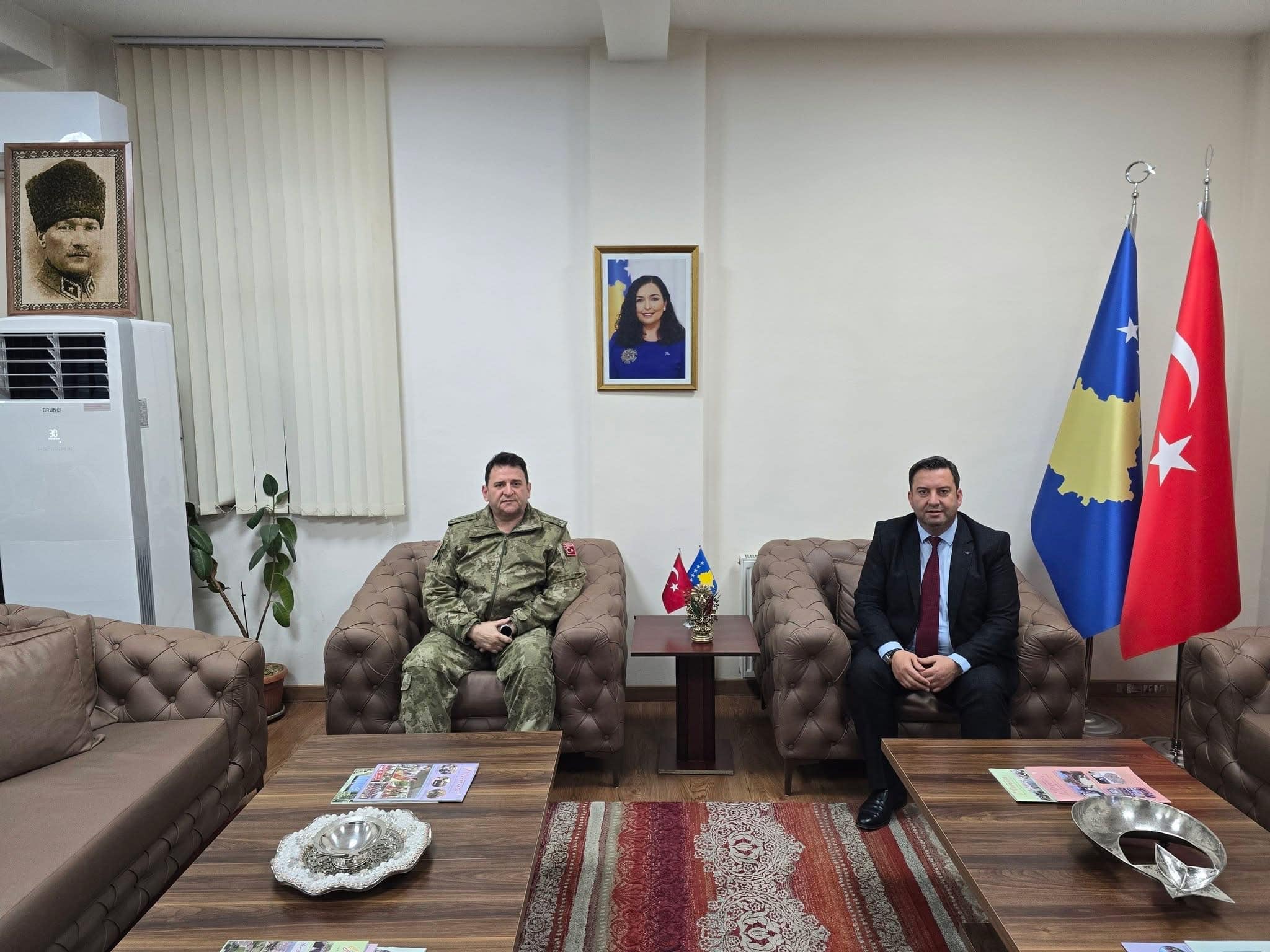 Vizitë Urimi nga Kreu i Misionit të Përfaqësimit Turk në Kosovë, Kolonel Harun Elitaş, në Komunën e Mamusha-s!